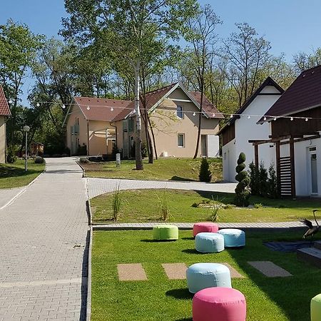 Kenese-Voelgye Villahotel Balatonkenese Exterior photo